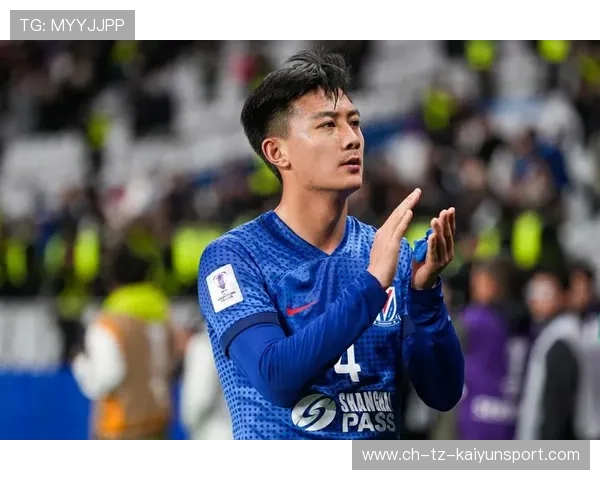 蒋圣龙完成个人第100场职业比赛,获上海申花官方颁发纪念衫